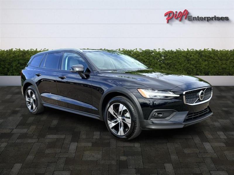 2024 Volvo V60 Cross Country Plus AWD photo 10