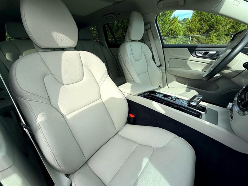 2024 Volvo V60 Cross Country Plus AWD photo 21