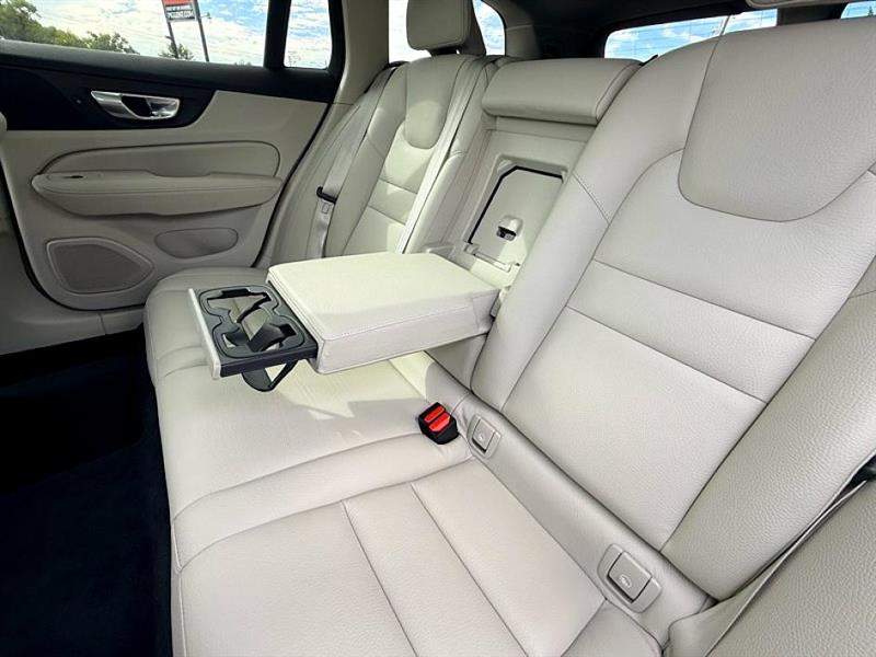 2024 Volvo V60 Cross Country Plus AWD photo 26