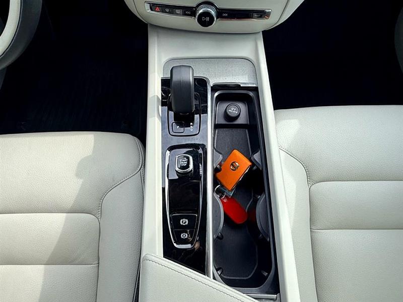 2024 Volvo V60 Cross Country Plus AWD photo 31