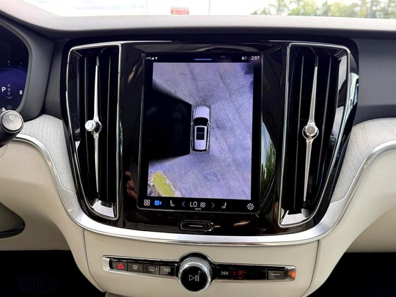 2024 Volvo V60 Cross Country Plus AWD photo 32