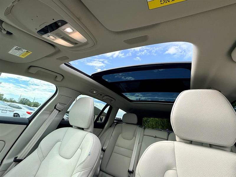 2024 Volvo V60 Cross Country Plus AWD photo 41