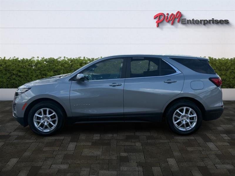 2023 Chevrolet Equinox LT photo 3