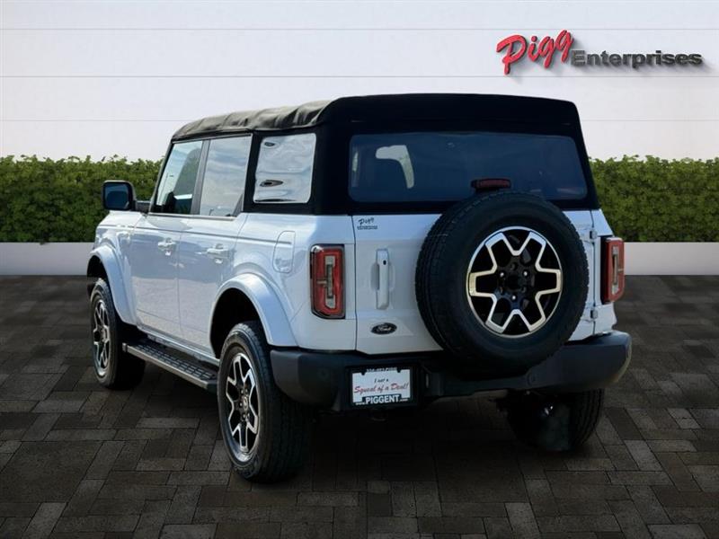 2023 Ford Bronco Outer Banks photo 2