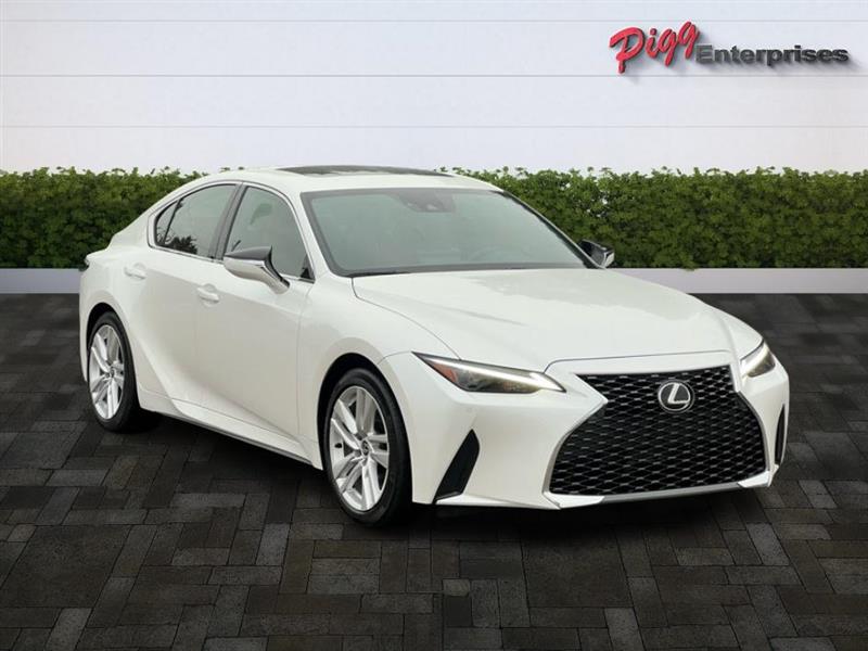 Lexus IS  2025