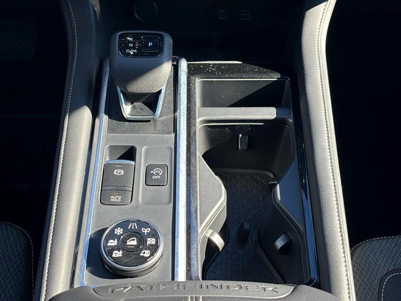 Nissan Pathfinder  2025