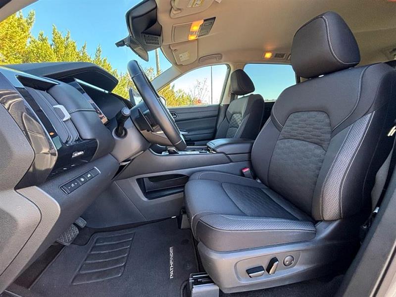 Nissan Pathfinder  2025
