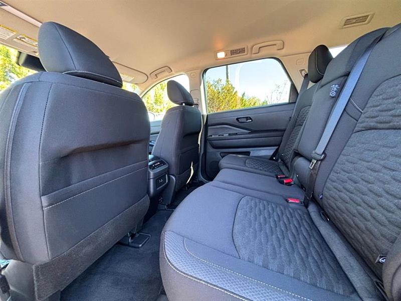 Nissan Pathfinder  2025