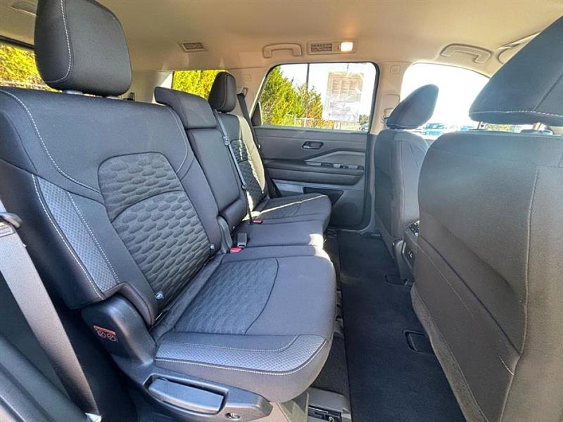 Nissan Pathfinder  2025