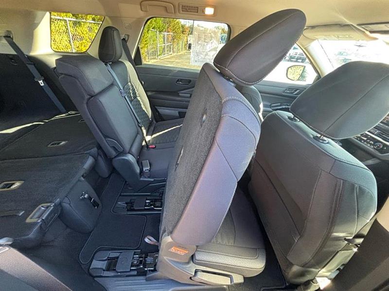 Nissan Pathfinder  2025