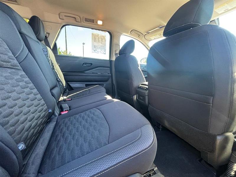 Nissan Pathfinder  2025