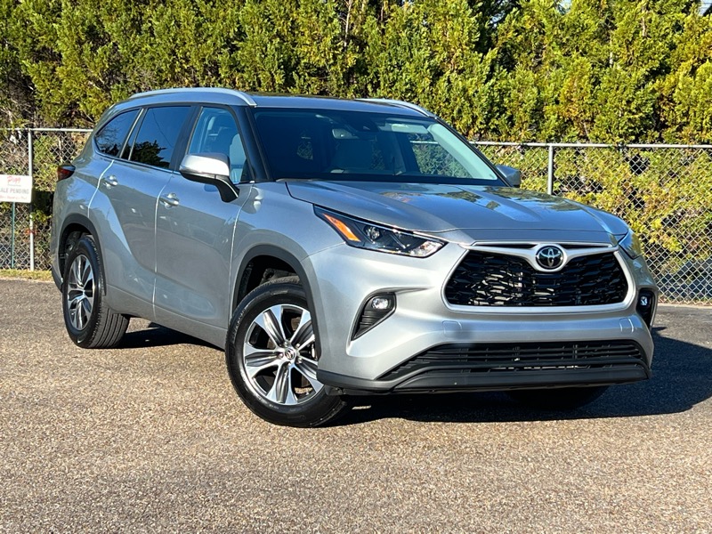 2025 Toyota Highlander XLE 2WD