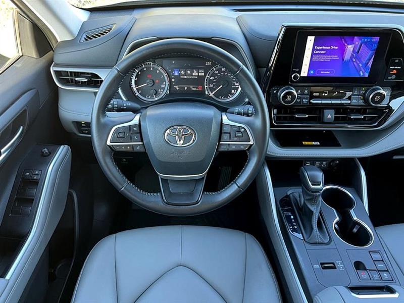 Toyota Highlander  2025