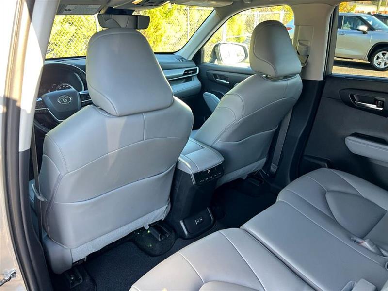 Toyota Highlander  2025