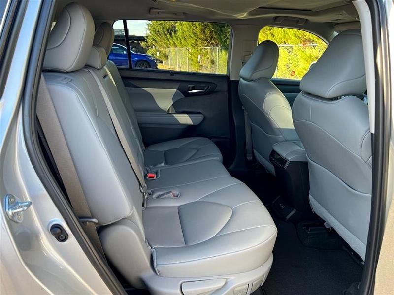 Toyota Highlander  2025