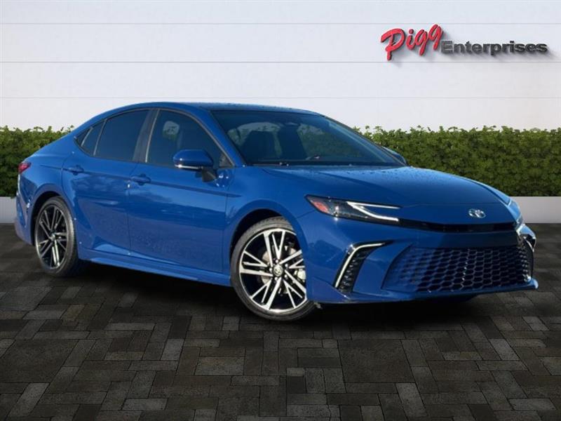 Toyota Camry  2025
