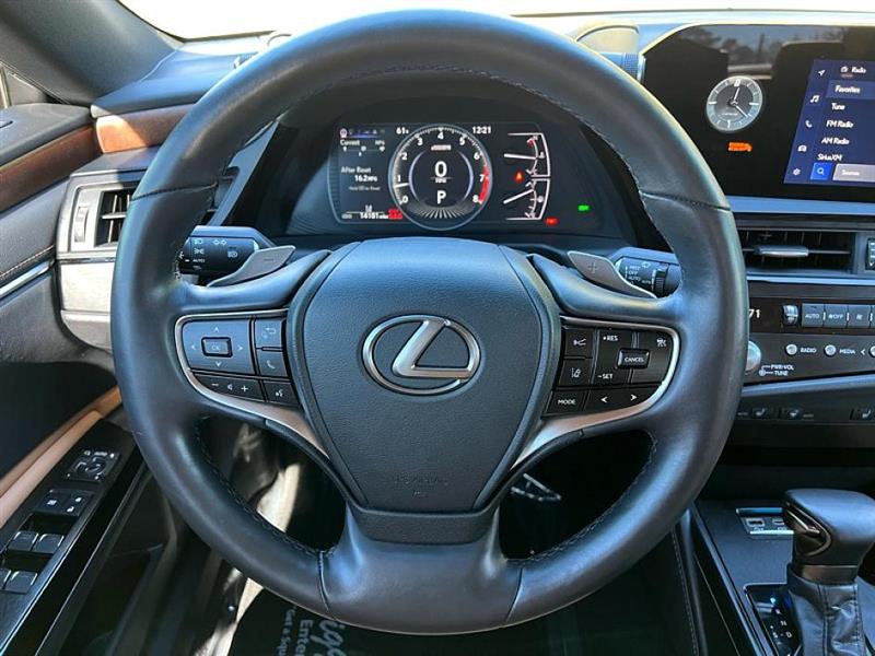 Lexus ES 350  2024
