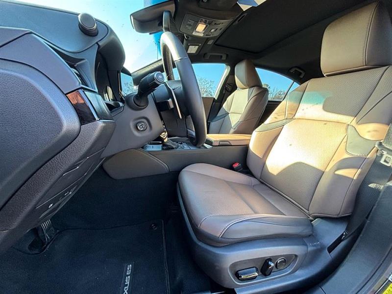 Lexus ES 350 Premium 2024