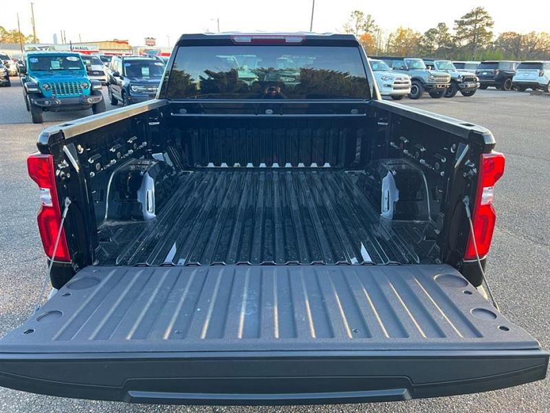 Chevrolet Silverado 1500  2025