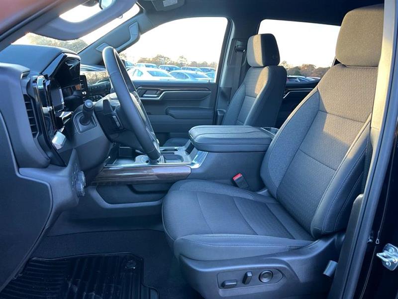 Chevrolet Silverado 1500  2025