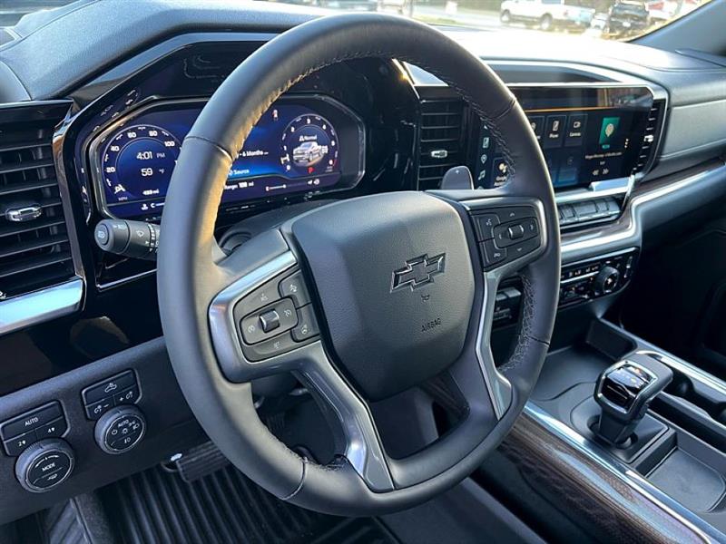 Chevrolet Silverado 1500  2025