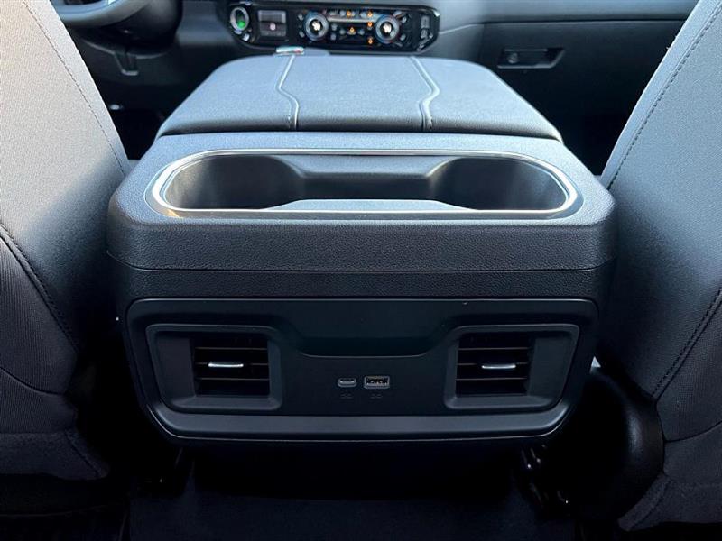 Chevrolet Silverado 1500  2025