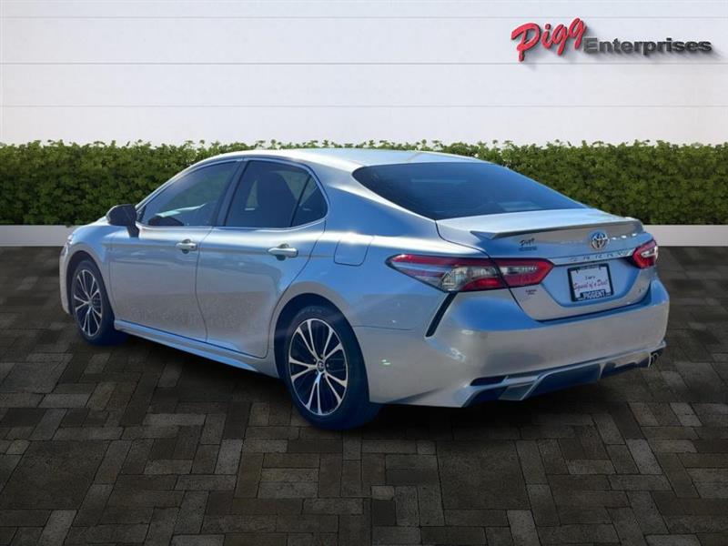 Toyota Camry SE 2018