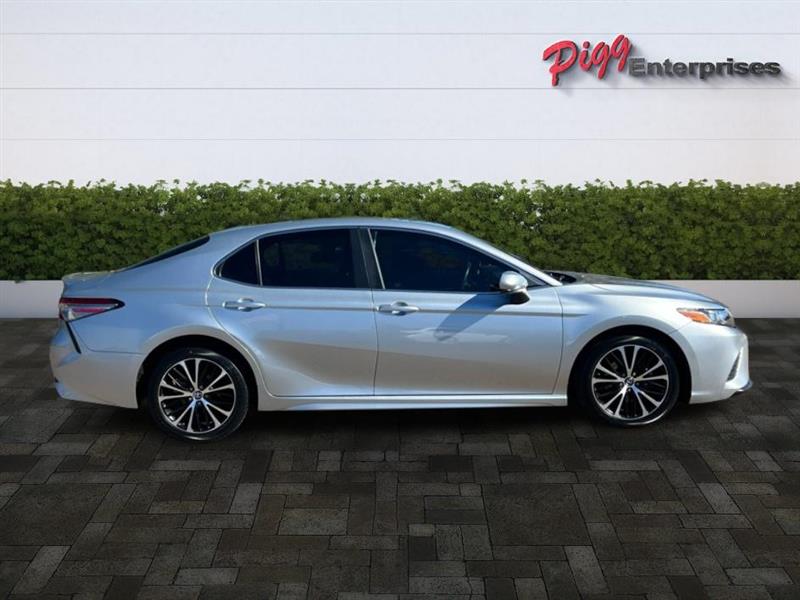 Toyota Camry SE 2018