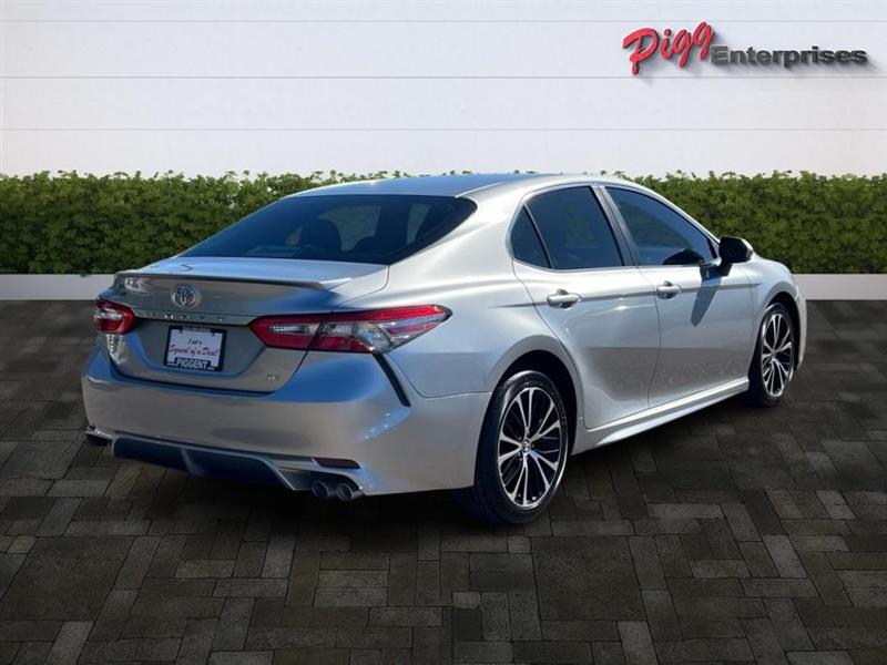 Toyota Camry SE 2018