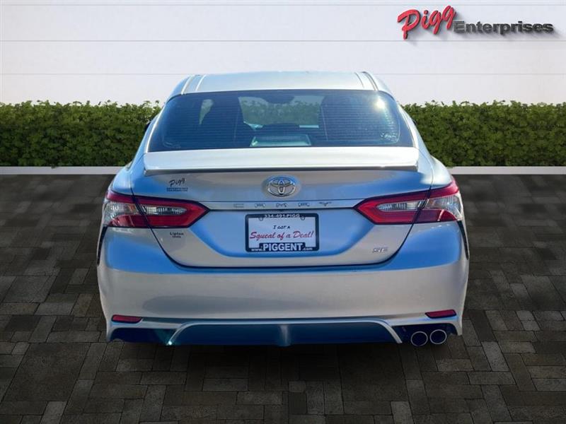 Toyota Camry SE 2018