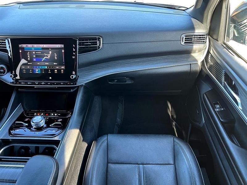 Jeep Wagoneer L  2024