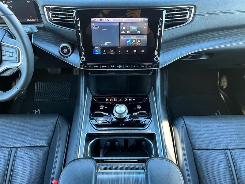 Jeep Wagoneer L  2024