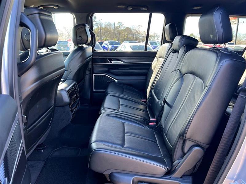 Jeep Wagoneer L  2024