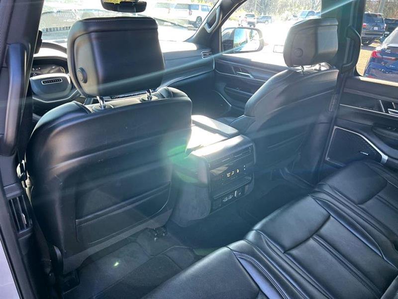 Jeep Wagoneer L  2024