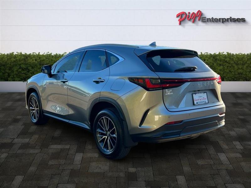 Lexus NX  2025