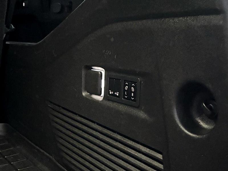 Chevrolet Suburban  2021