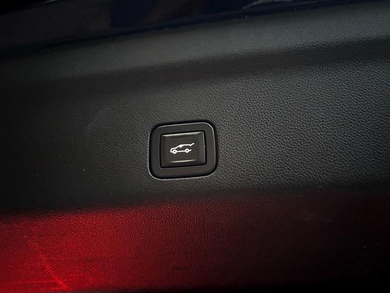 Chevrolet Suburban  2021