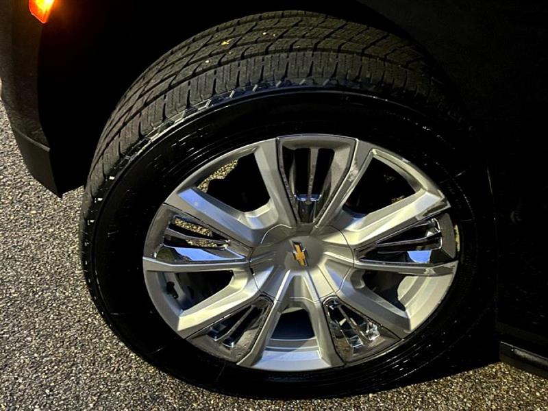 Chevrolet Suburban  2021