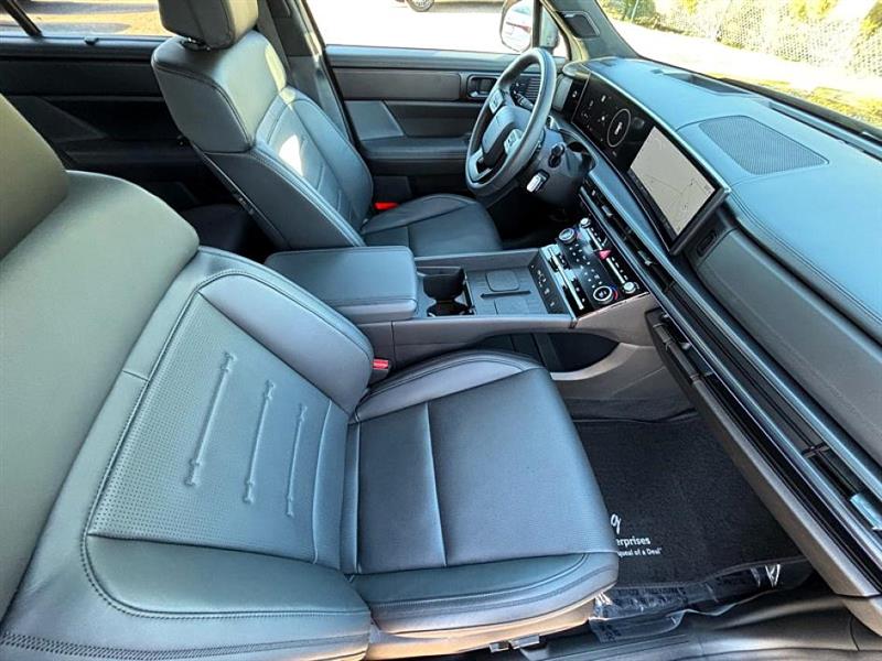 Hyundai Santa Fe  2025