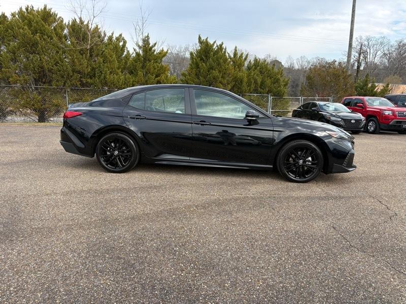 Toyota Camry SE 2026