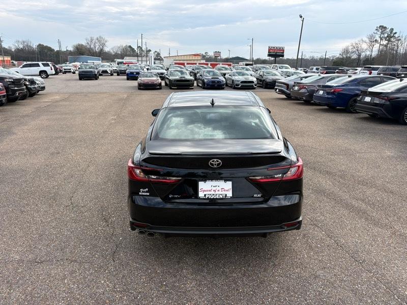 Toyota Camry SE 2026