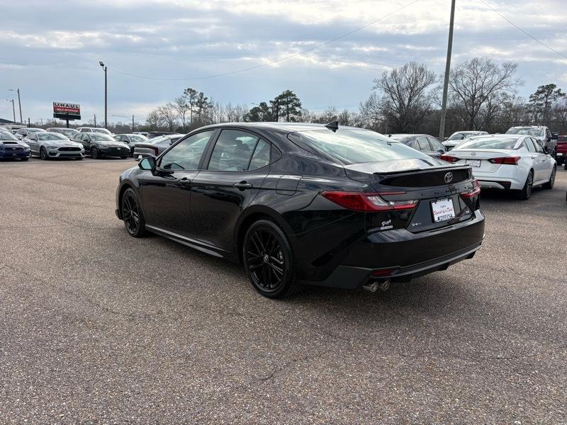 Toyota Camry SE 2026