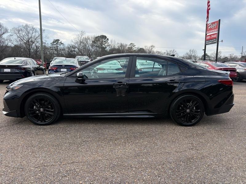 Toyota Camry SE 2026