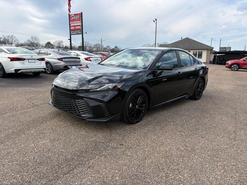 Toyota Camry SE 2026