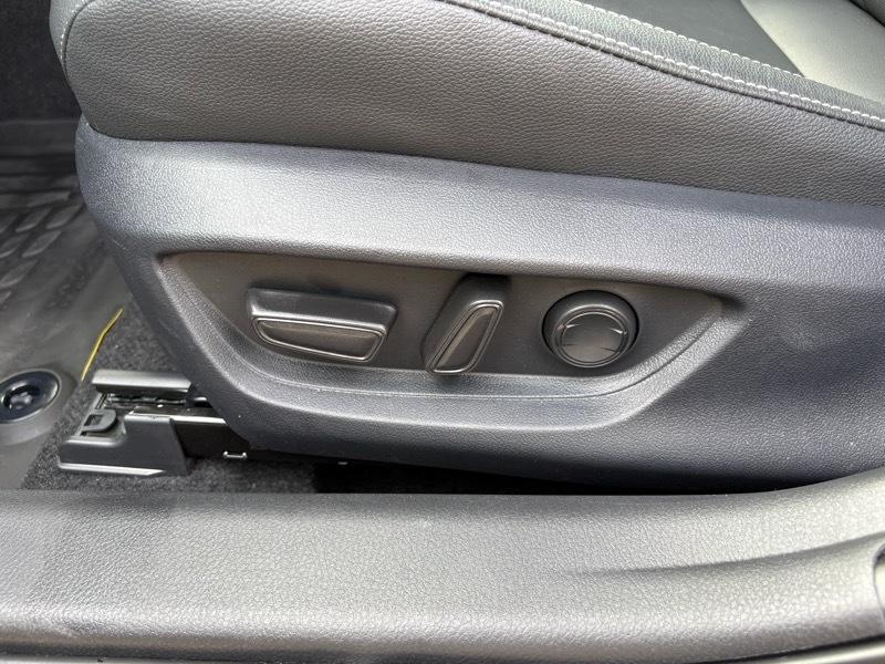 Toyota Camry SE 2026