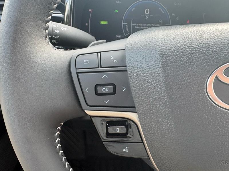 Toyota Camry SE 2026