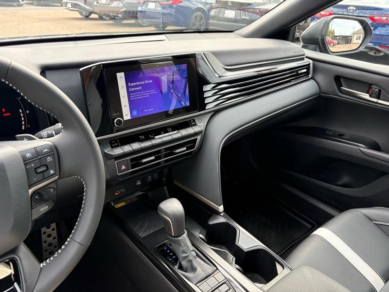 Toyota Camry SE 2026