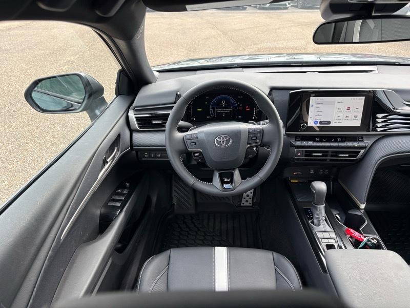 Toyota Camry SE 2026