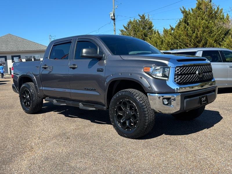 Toyota Tundra  2021