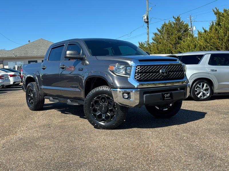 Toyota Tundra  2021